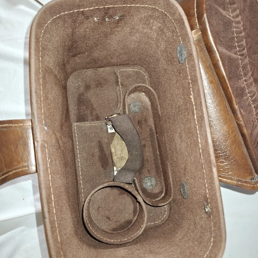The Unbranded Brand vintage brown