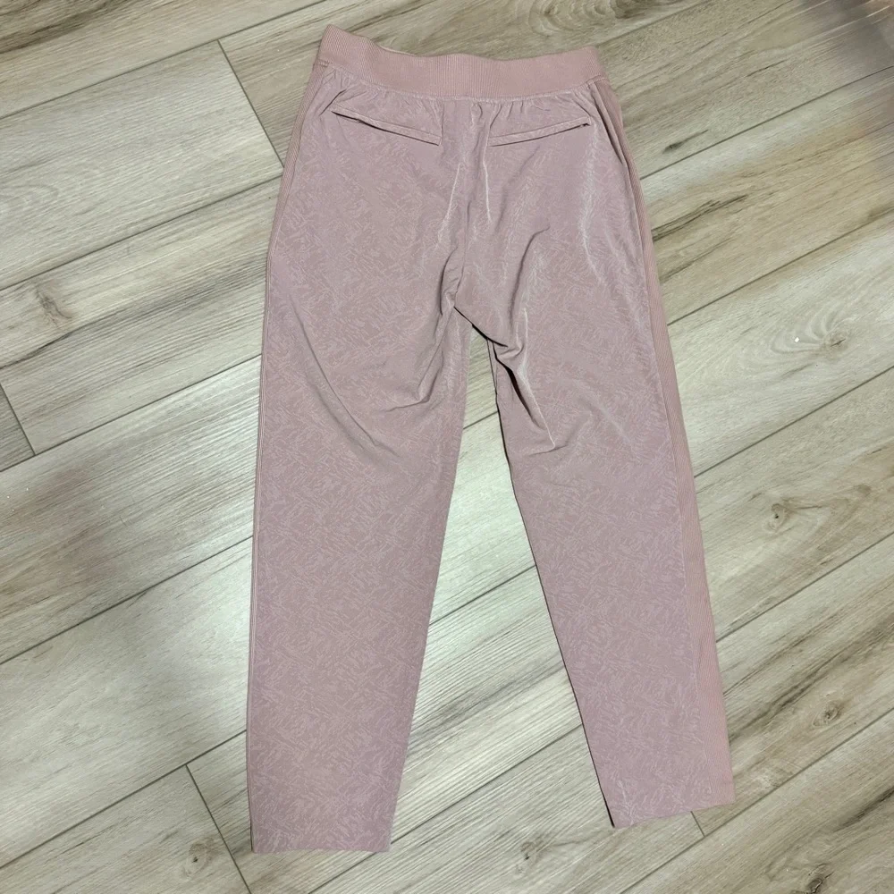 Athleta chic cropped