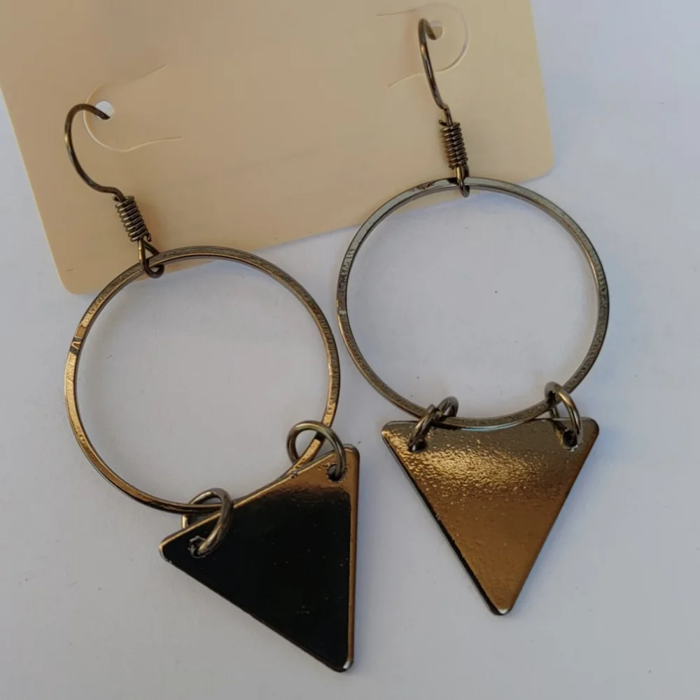 N/A j2 drop earrings