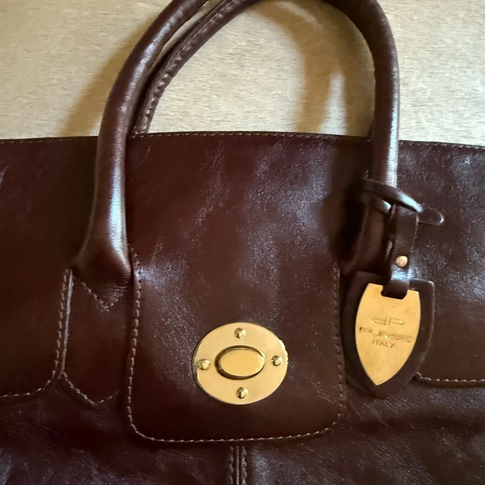 DP purse way #whyismybrastillon