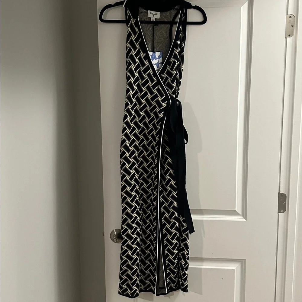 Diane Von Furstenberg dress geometric white