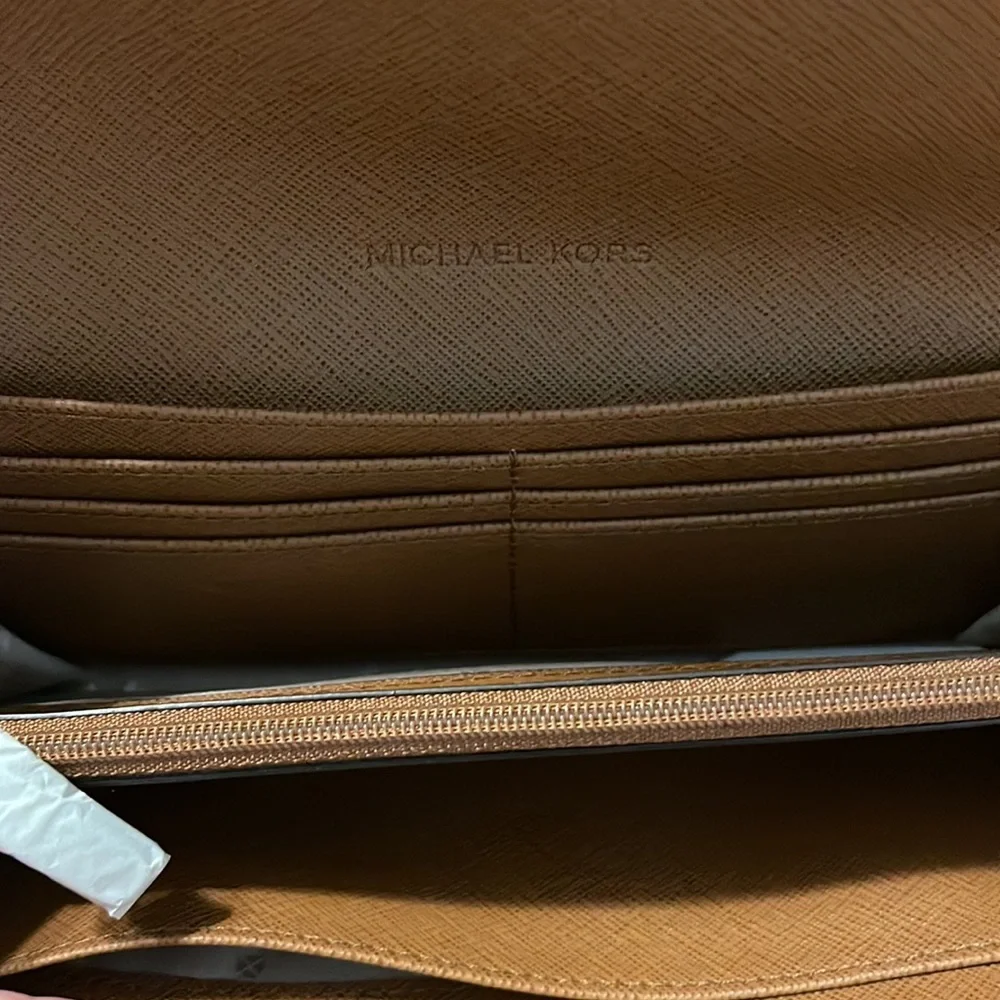 Authentic Michael Kors Fulton Flap Continental Wallet