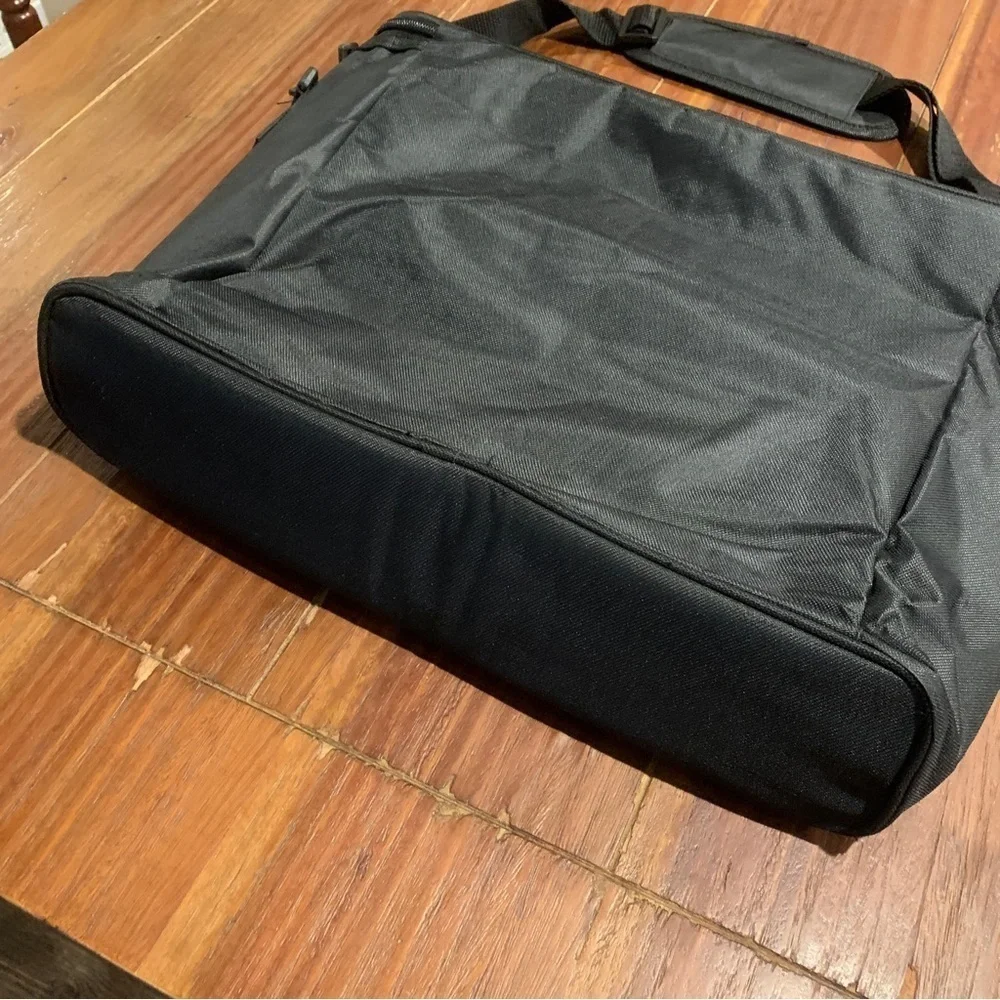 N/A black laptop