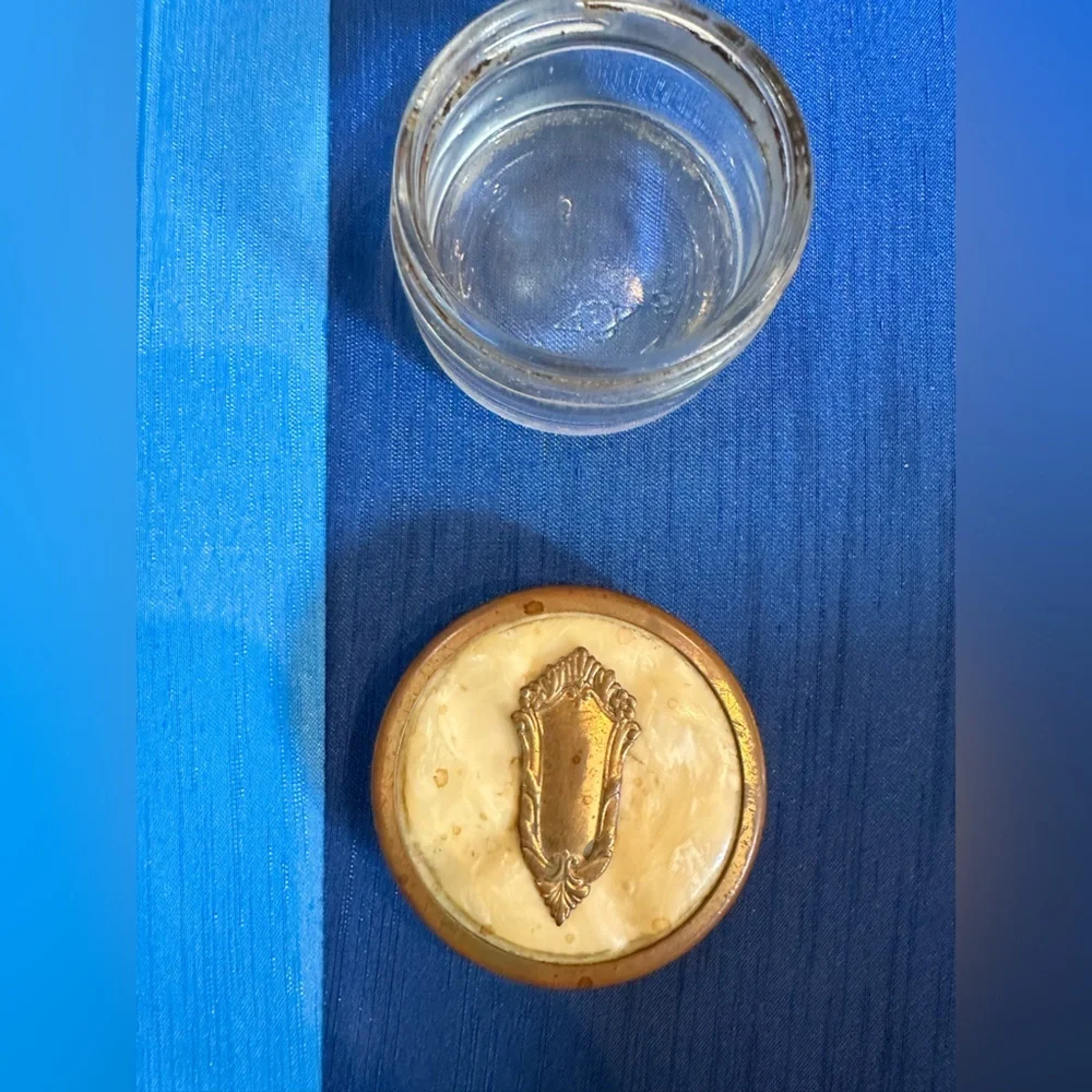 N/A glass jar