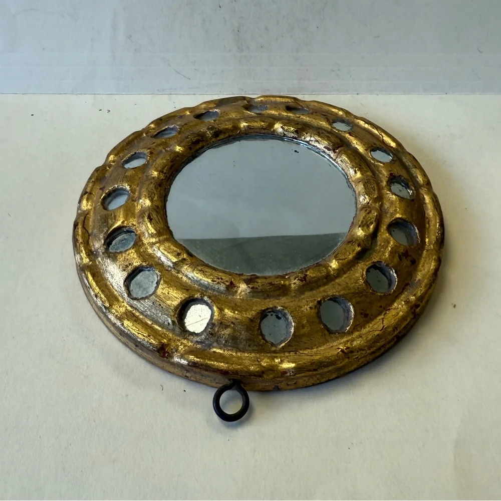 N/A small round
