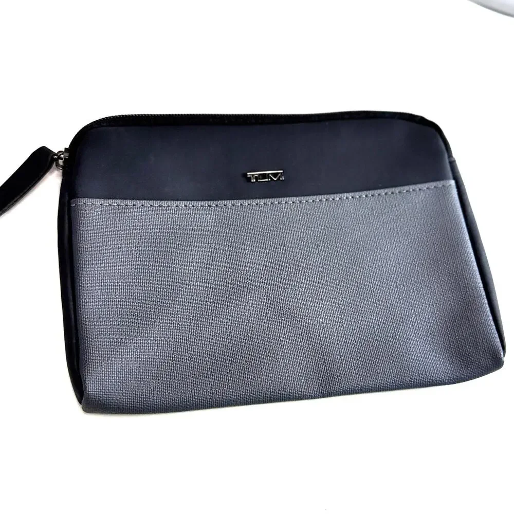 Tumi delta gray