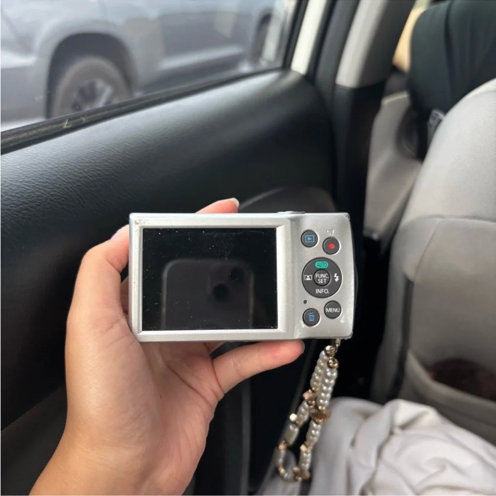 Canon elph 180