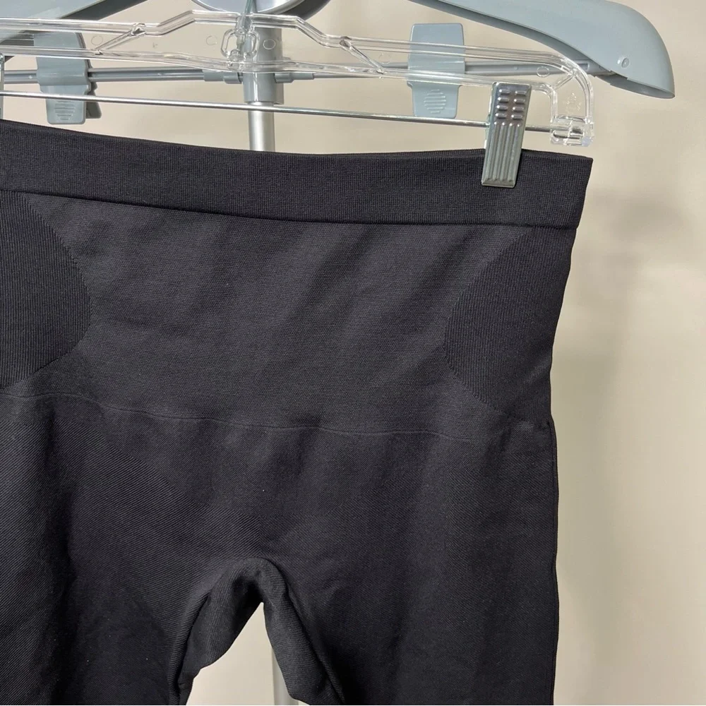 NWOT. -Shapermint essentials women’s leggings