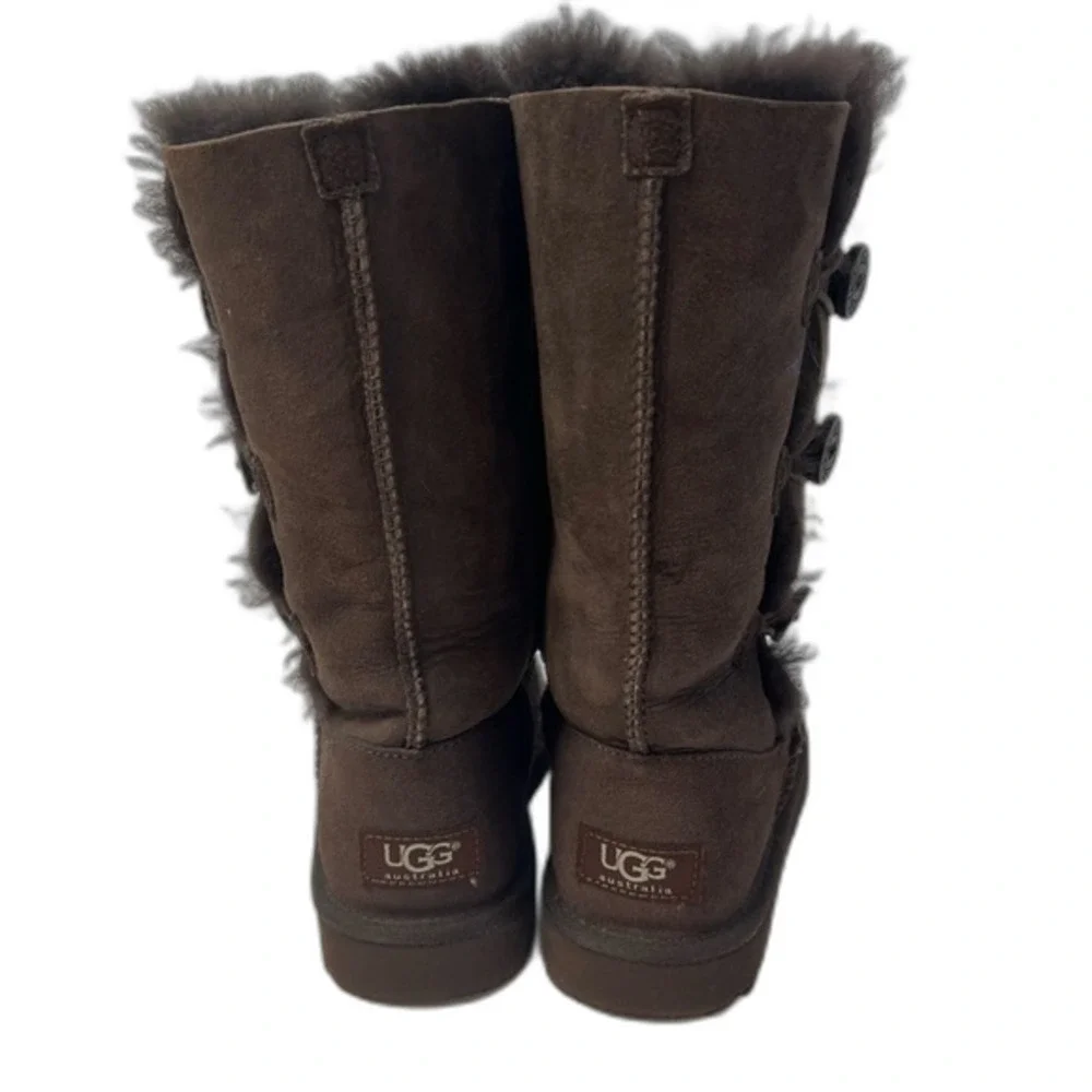 UGG bailey button