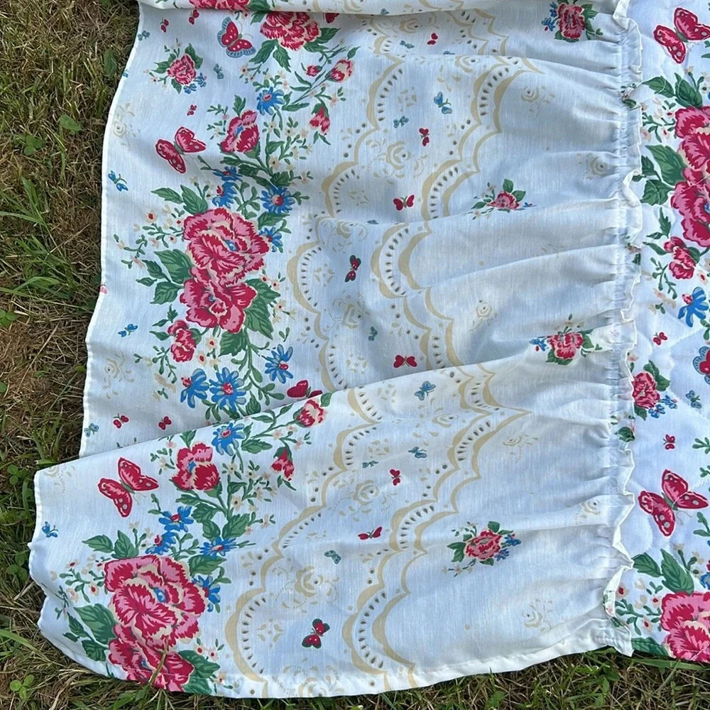 NOSWOT Floral Full Bedspread Quilted Ruffled Drop Roses Romantic Cottage Grandma