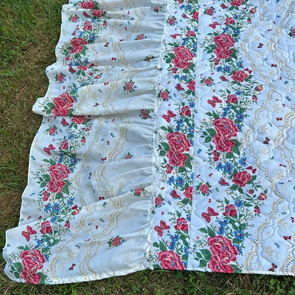 NOSWOT Floral Full Bedspread Quilted Ruffled Drop Roses Romantic Cottage Grandma