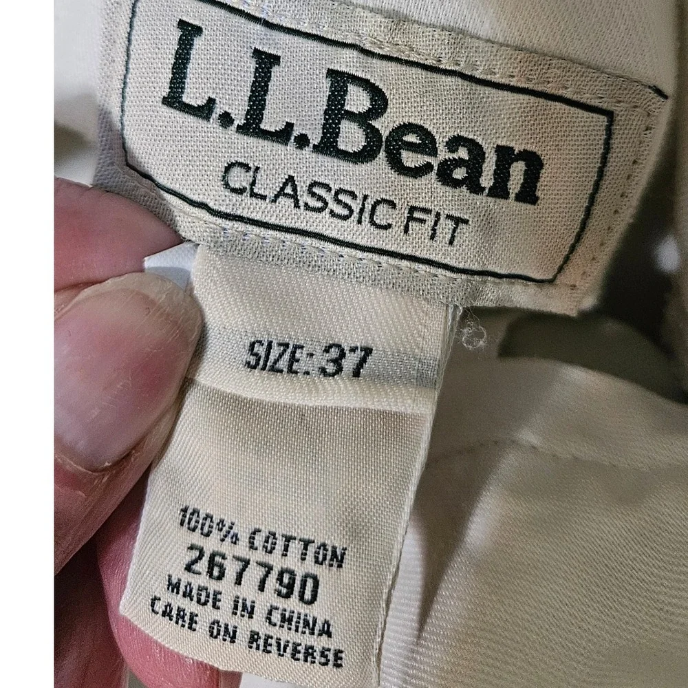 L.L. Bean classic pleated