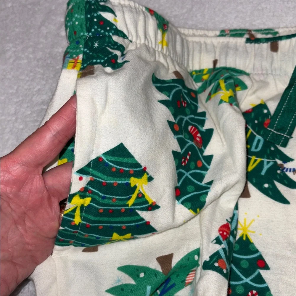 NWT Old Navy mens Pajama Bottoms - Festive Tree Print 2x