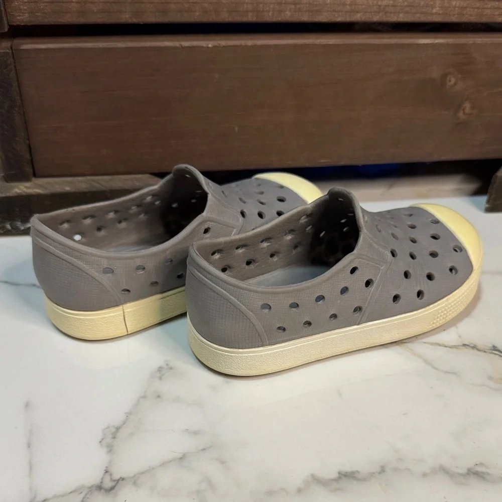 Old Navy shoes kids