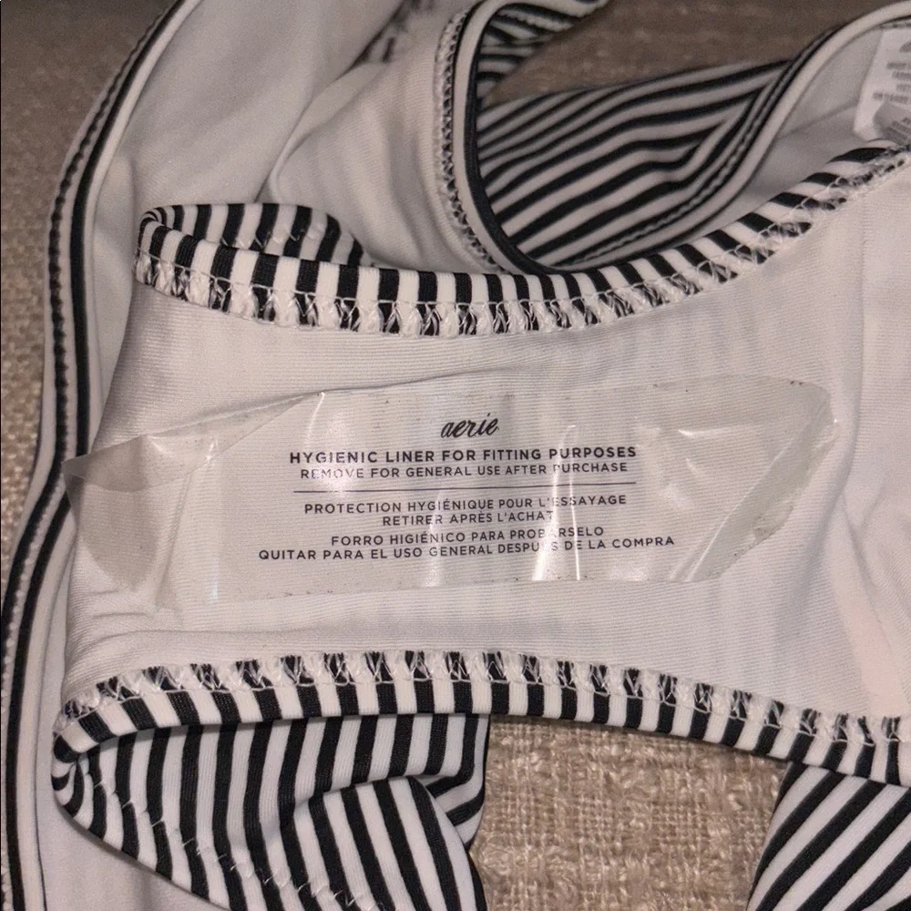 aerie black white