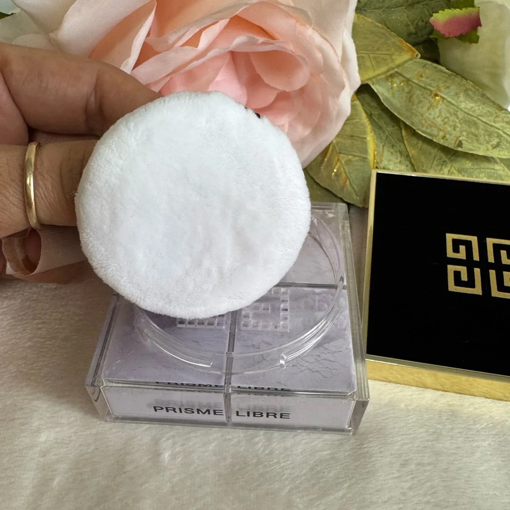 Givenchy achieve flawless