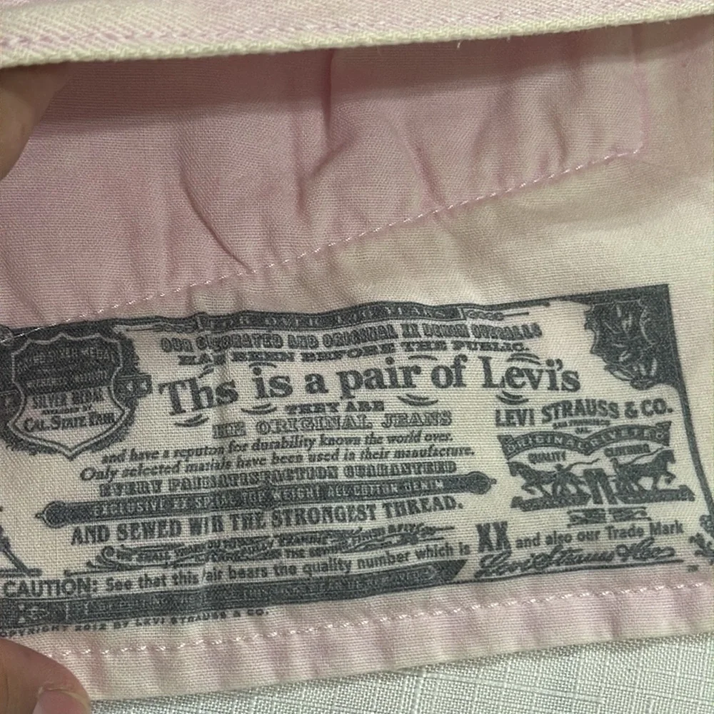 (B5) Levi's Original 501 Women's Frayed Hem Denim Shorts in Pink, Youth Size 30
