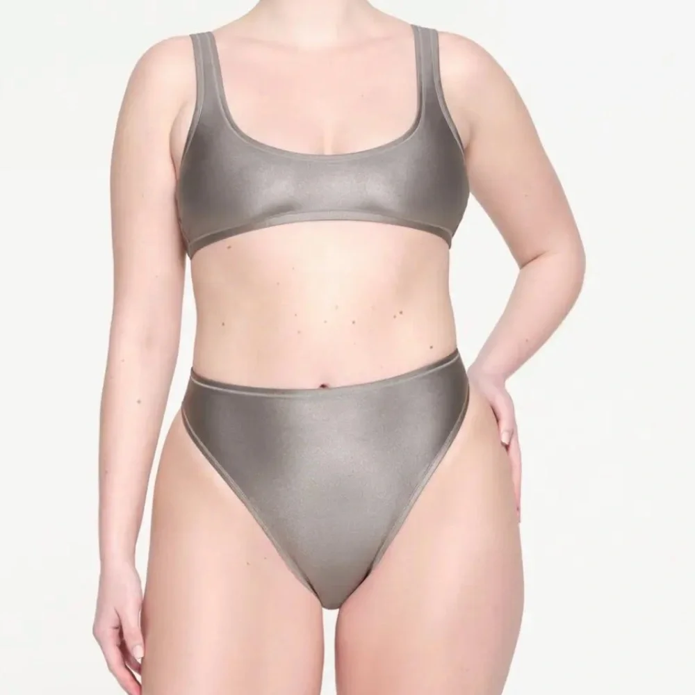 SKIMS SHINE SWIM MID WAIST BOTTOM SMOKE