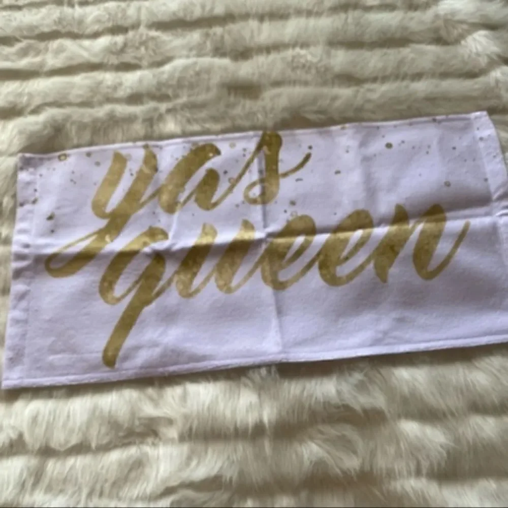N/A “yas queen”