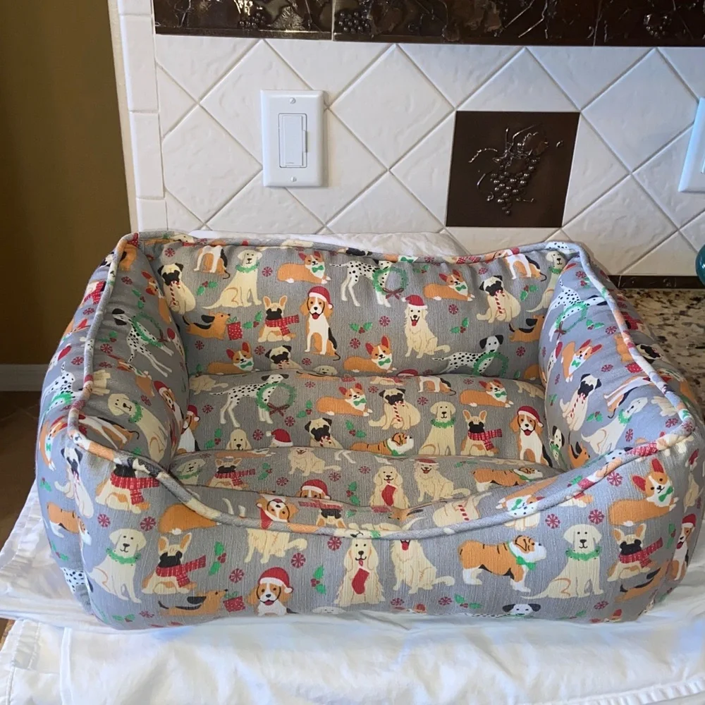 Nwot HOUND HOME CHRISTMAS CUDDLER PET DOG CHRISTMAS BED