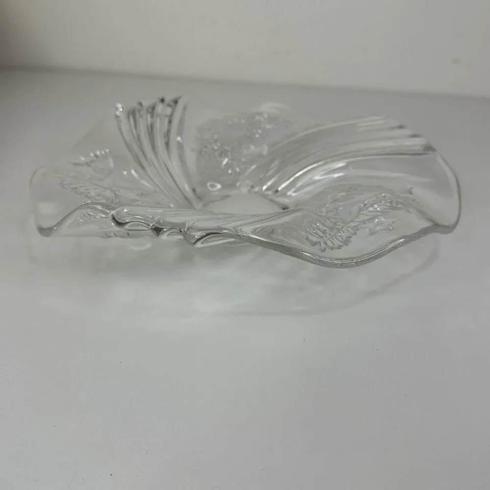 Mikasa intricate holiday