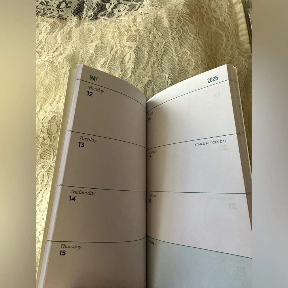 2025 Weekly Pocket Planner Appointment Book (6 1/2 X 4 ) Pay Bills Calen…