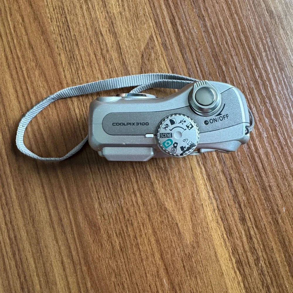 Nikon coolpix 3100