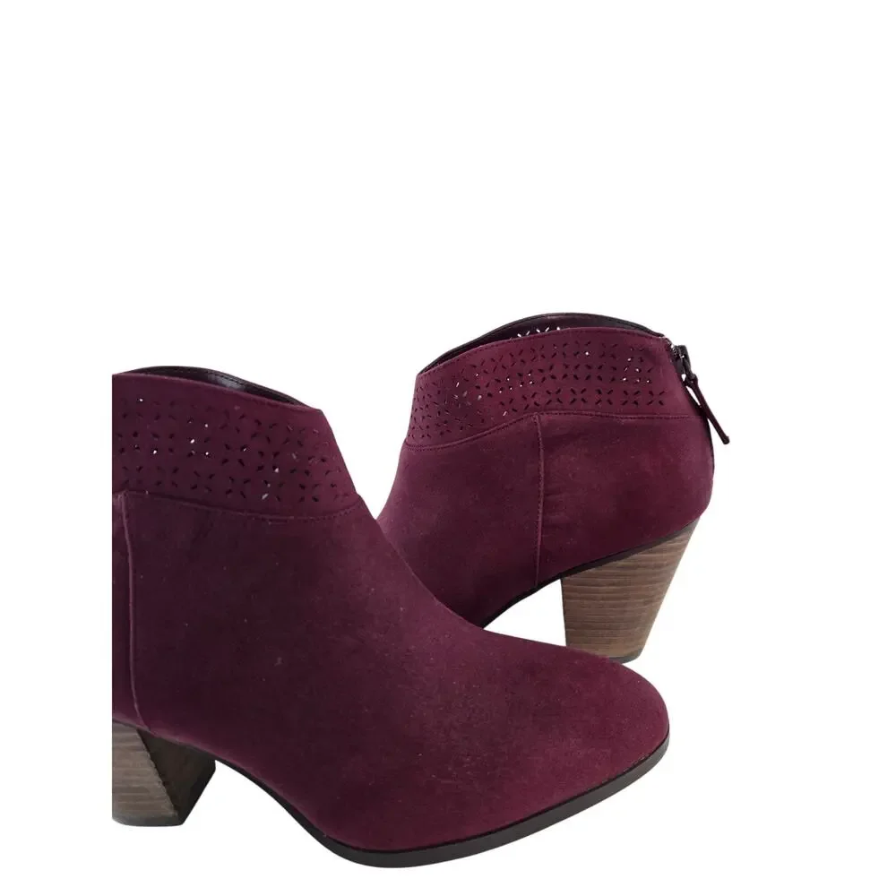 Violet & Red step out
