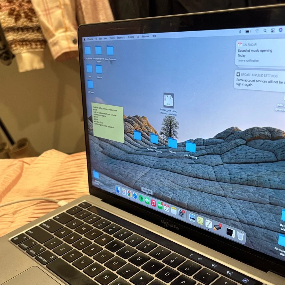 Apple macbook stylish