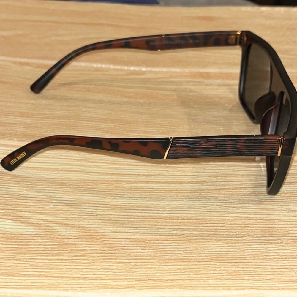 Steve Madden trendy sunglasses