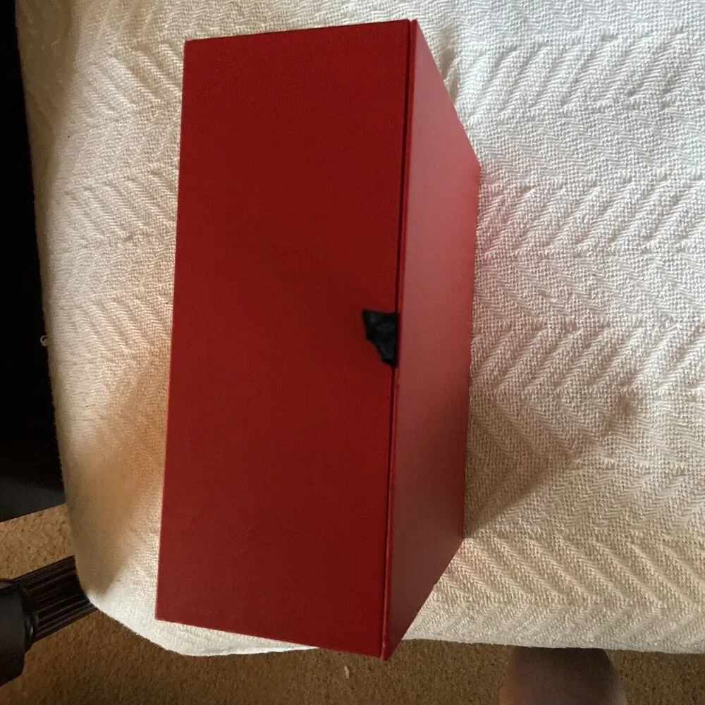 Beats by Dr. Dre empty box