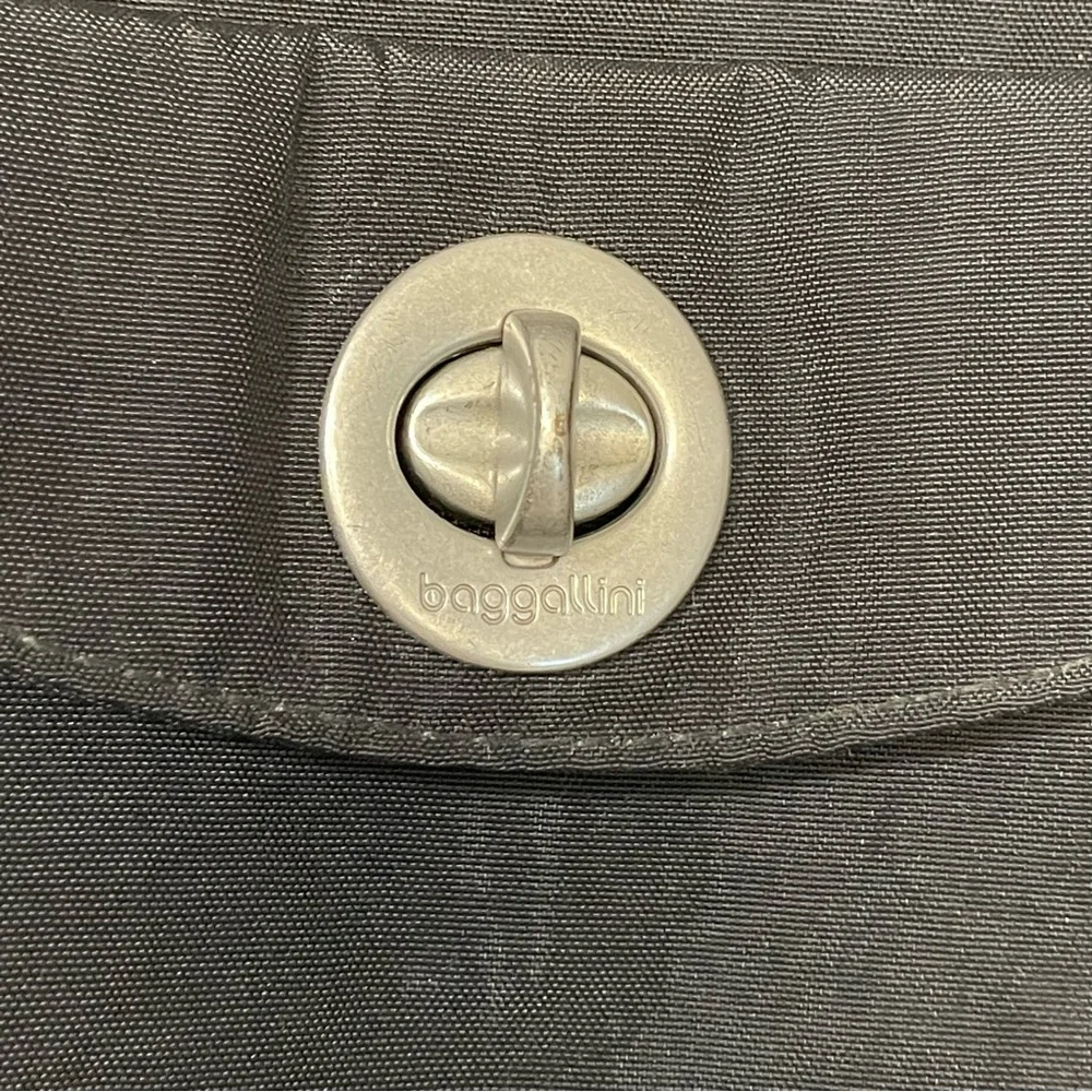 Baggallini black nylon