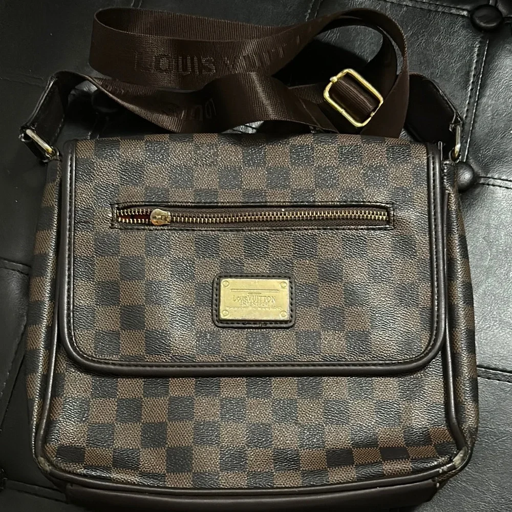 Louis Vuitton Damier Ebene Messenger Bag