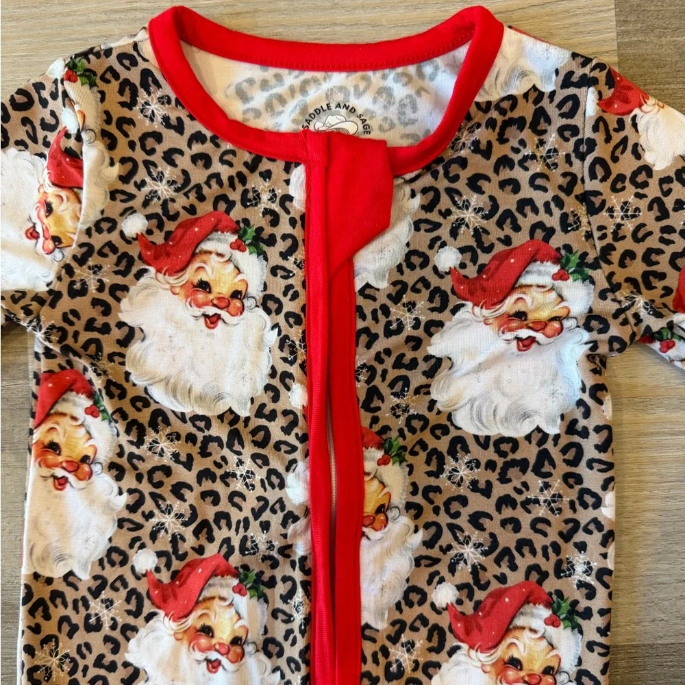 Saddleandsage leopard santa