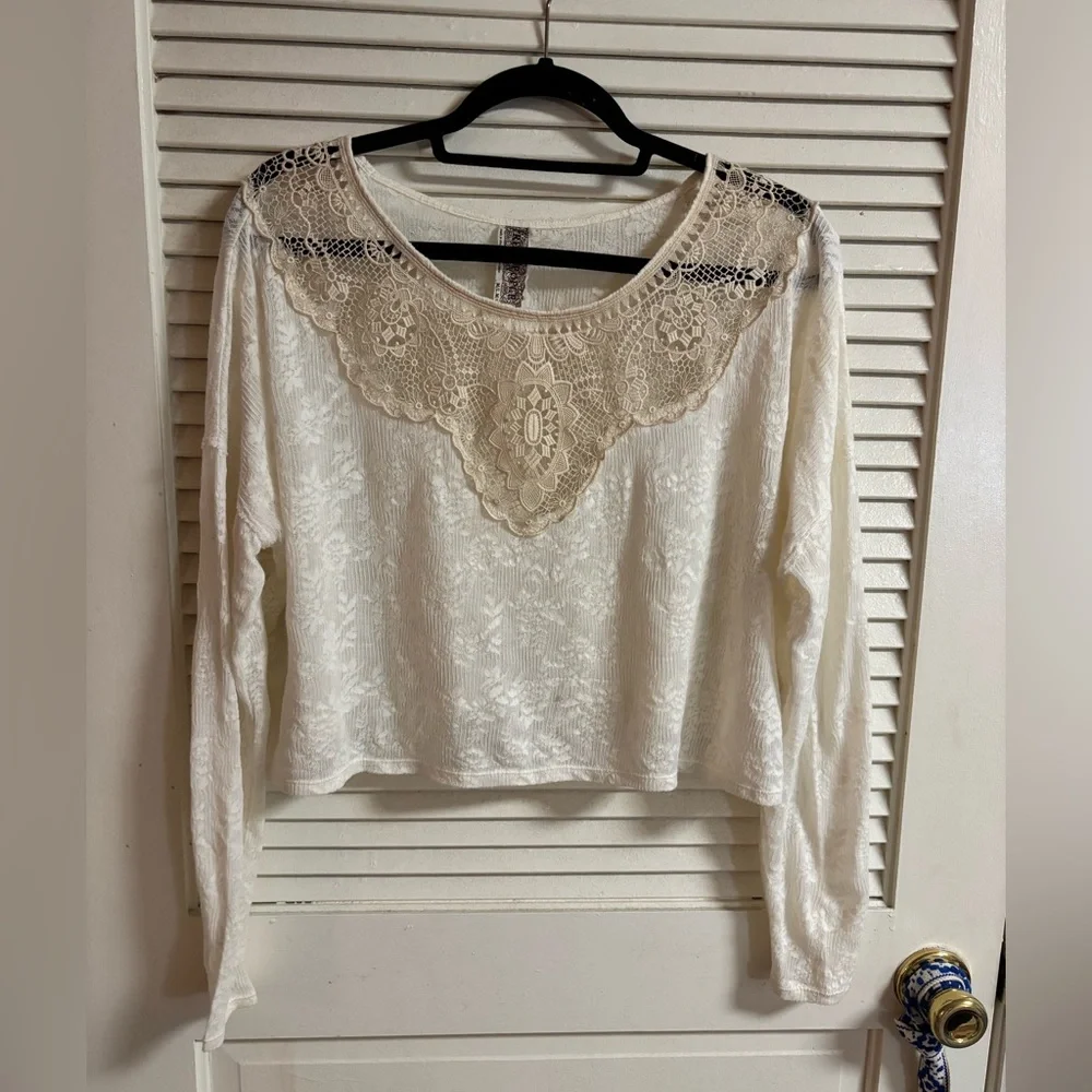 Free People Long Sleeve Cropped Crochet Shirt size M/L