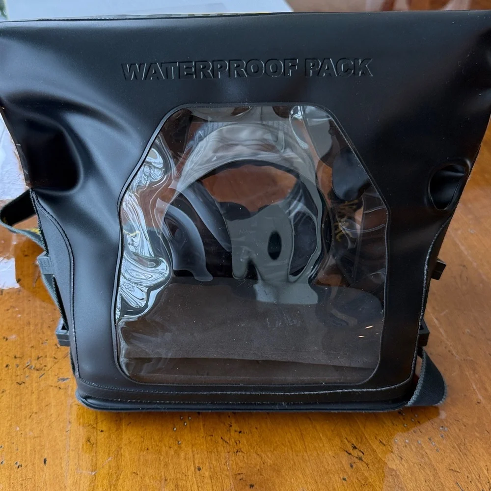 DiCaPac 100% waterproof DSLR case