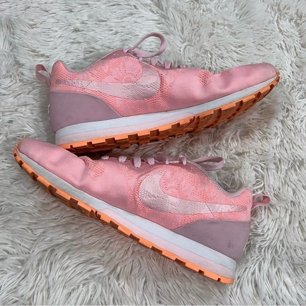 Nike note some