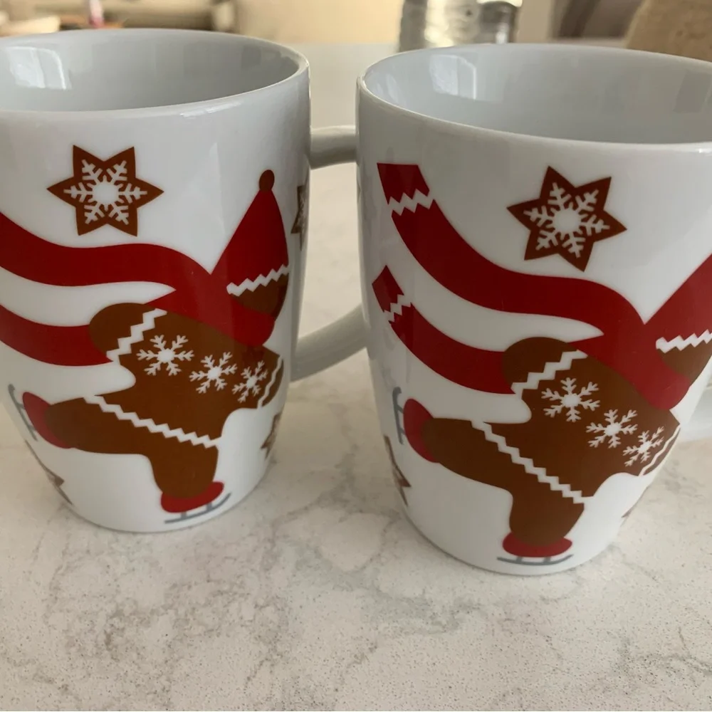 Crate & Barrel Christmas Gingerbread Mug Set of 2