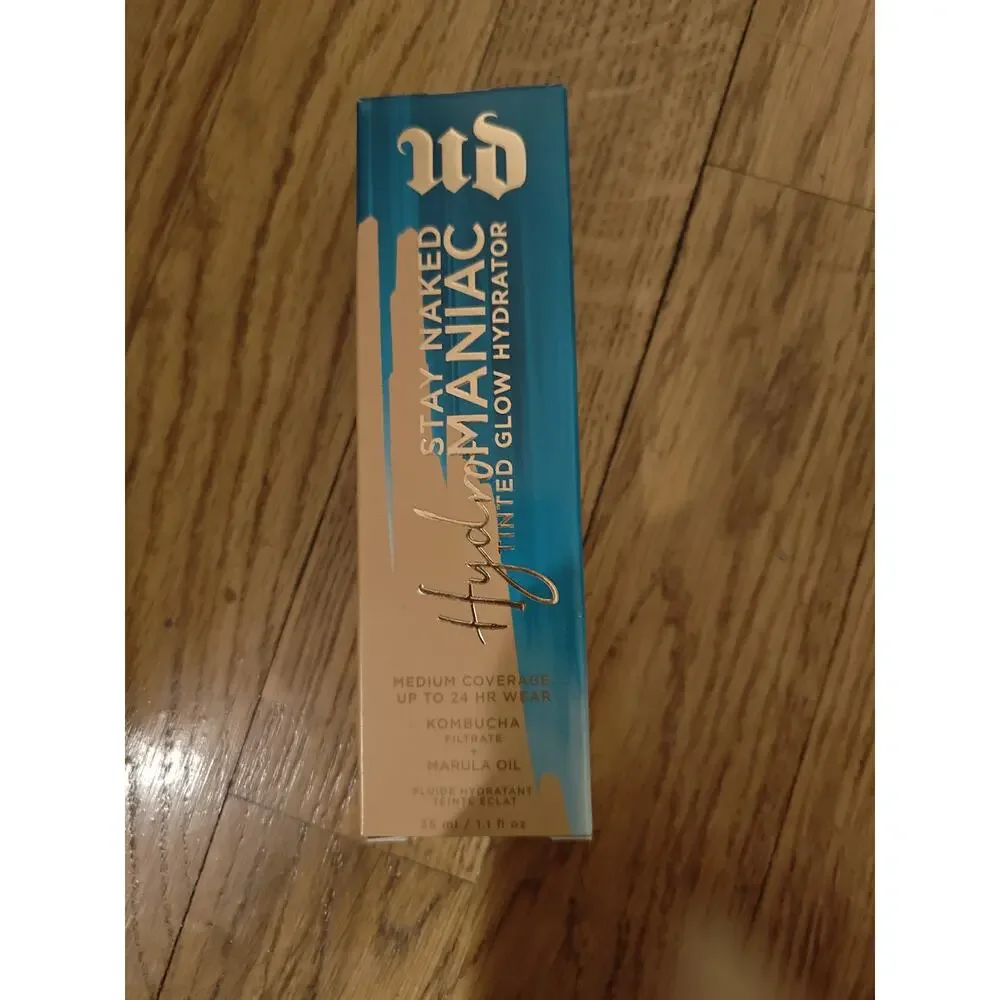 Urban Decay Hydromaniac Hydrating Dewy Foundation Shade 40 Light Medium 35ml