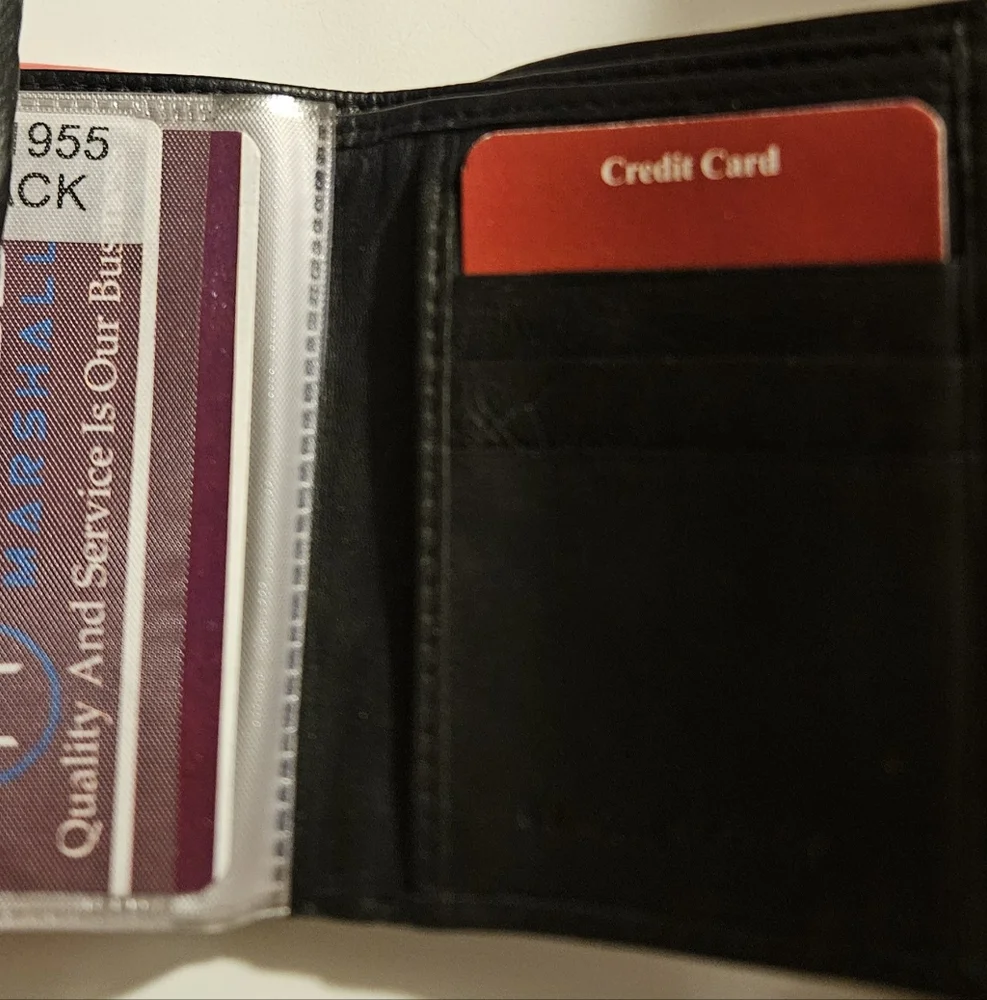 Swiss Marshall nwt rfid