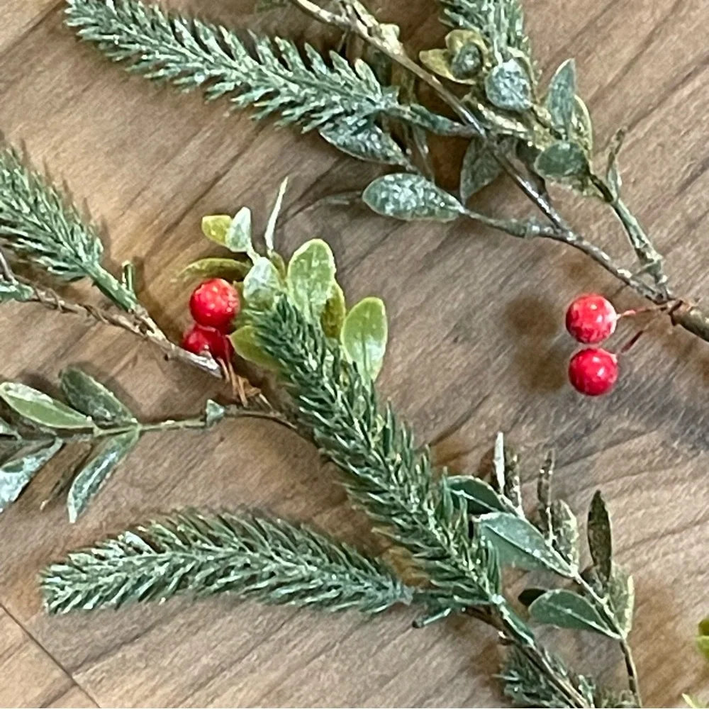 N/A decorative garland