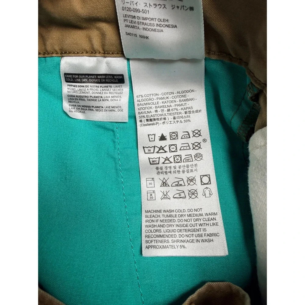 Levis men khaki