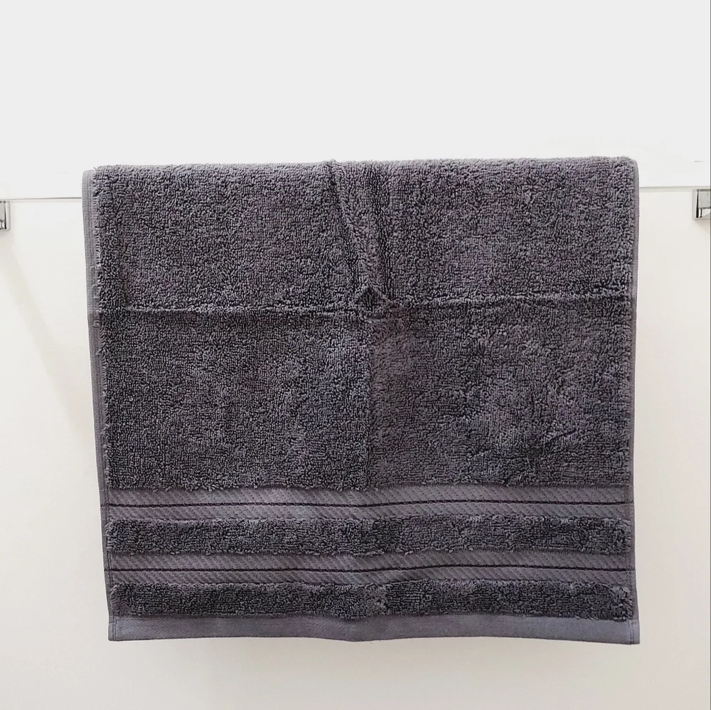 💚NEW!💚 #9162-A ■Solid Gray Hand Towel with SILVER PLASTIC SNAP (Hang'N'Snap)🤍