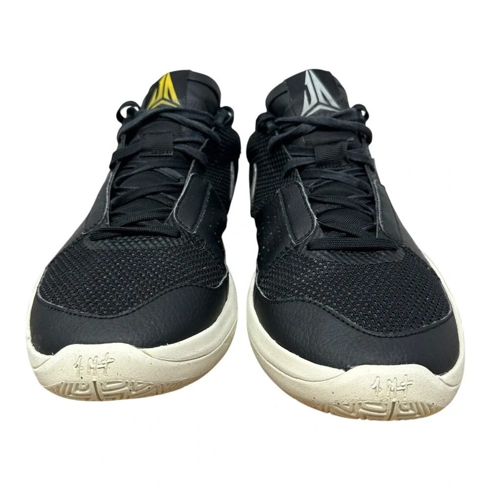 Nike closure size