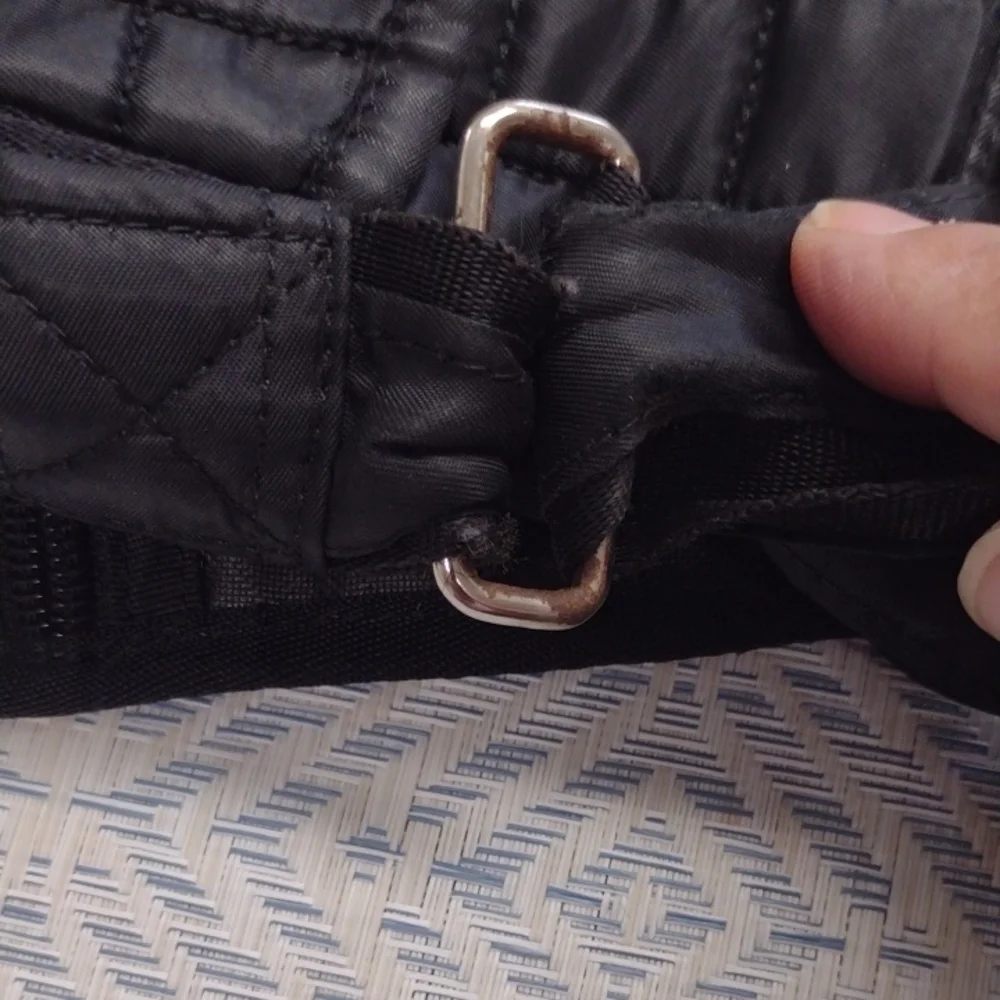lug sleek versatile