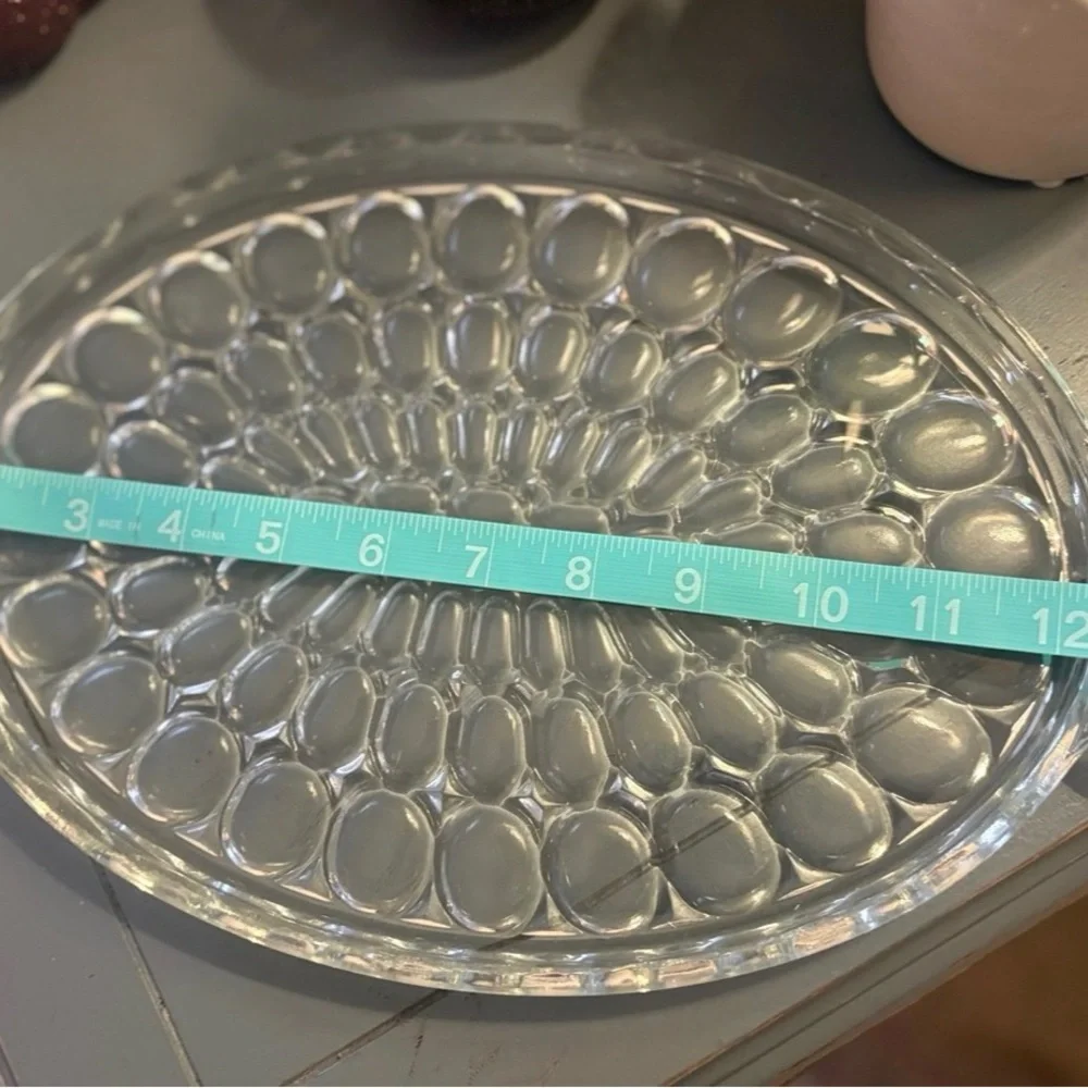 Jeannette Glass image displays