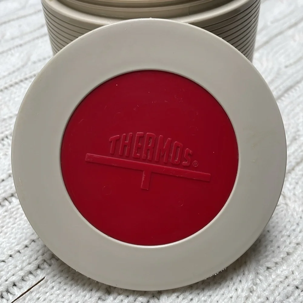 Thermos vtg tan