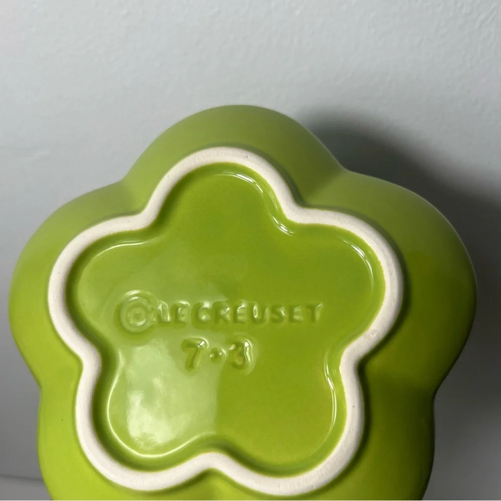 Le Creuset description add