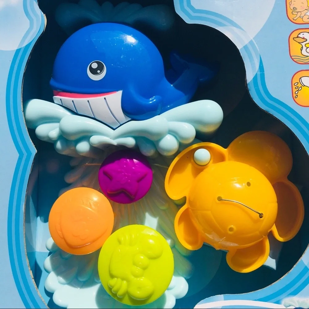 NWT Bath toy Whale WITH SUCTION CUPS!! 12 MONTHS & UP
