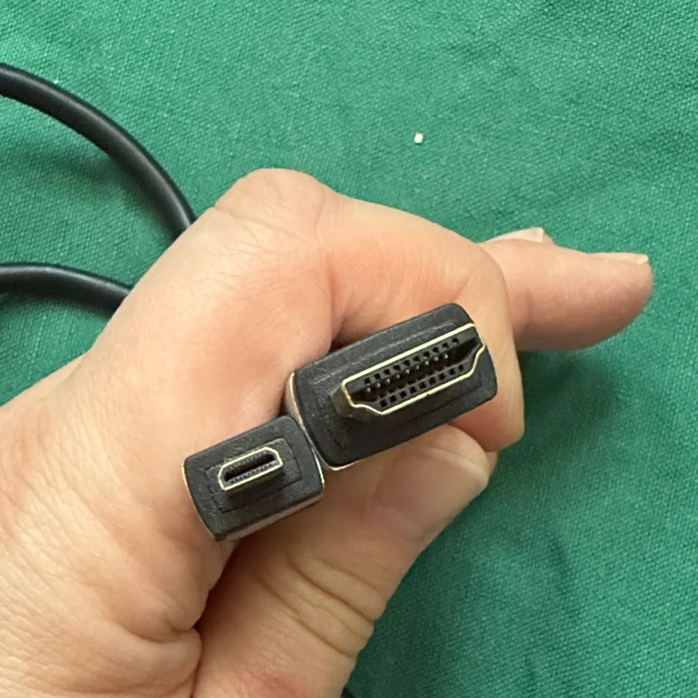 N/A hdmi black